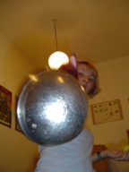 Hormlov� alias t�ta n�m va�ila �aj a Horstovi se starala o  j�dlo (�e by n�co provedla?).