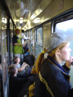 Bylo narv�no, tak�e uli�ka se stala na��m p��stavem - dv� hodiny z Brna (v pop�ed� Karol�na z D���na)