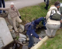 P�ekon�n� um�l�ho potoka na cest� k centru.